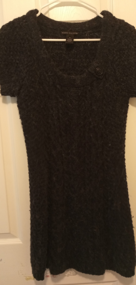 . Short sleeve sweater dress in black